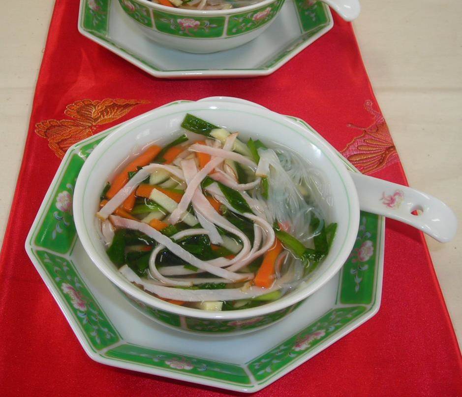 ハムとニラの中華風春雨スープ