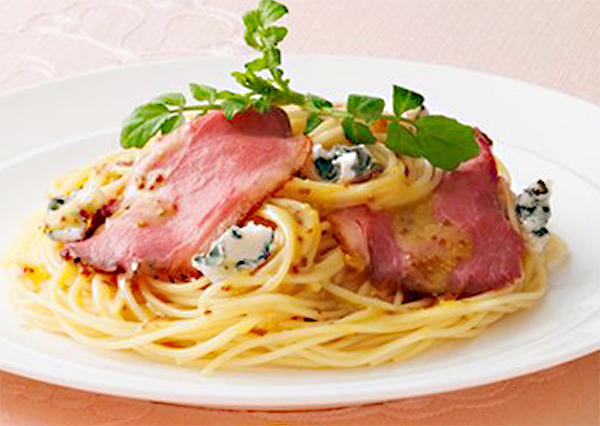 ローストビーフの冷製パスタ 粒マスタード風味