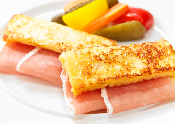 フレンチトーストと生ハムのプティ・サンドイッチ