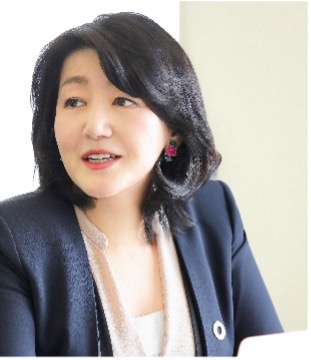 白河桃子氏