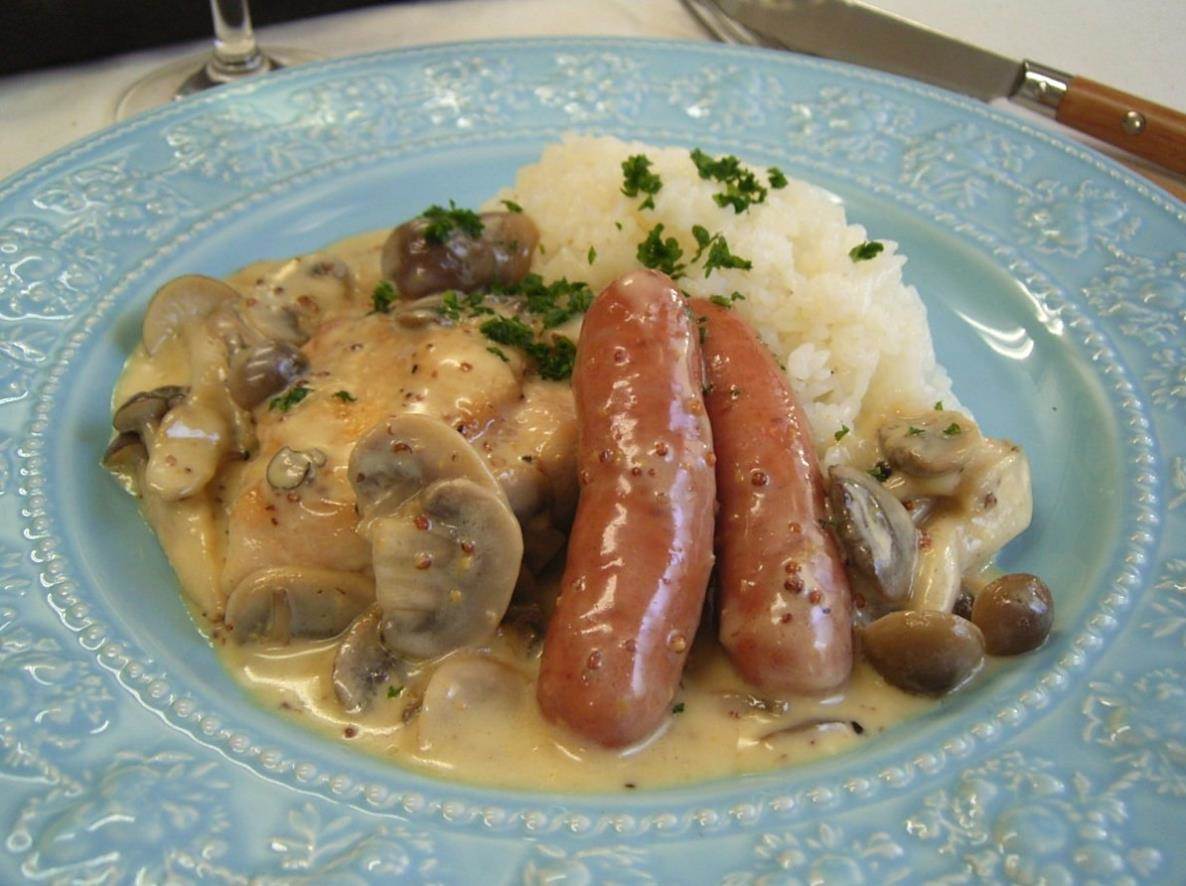 ウインナーとチキンのきのこマスタードソース