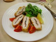生ハムロースとバジル入りチキンカツ