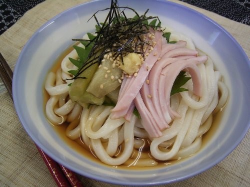 ハムと焼きなすの冷やしうどん