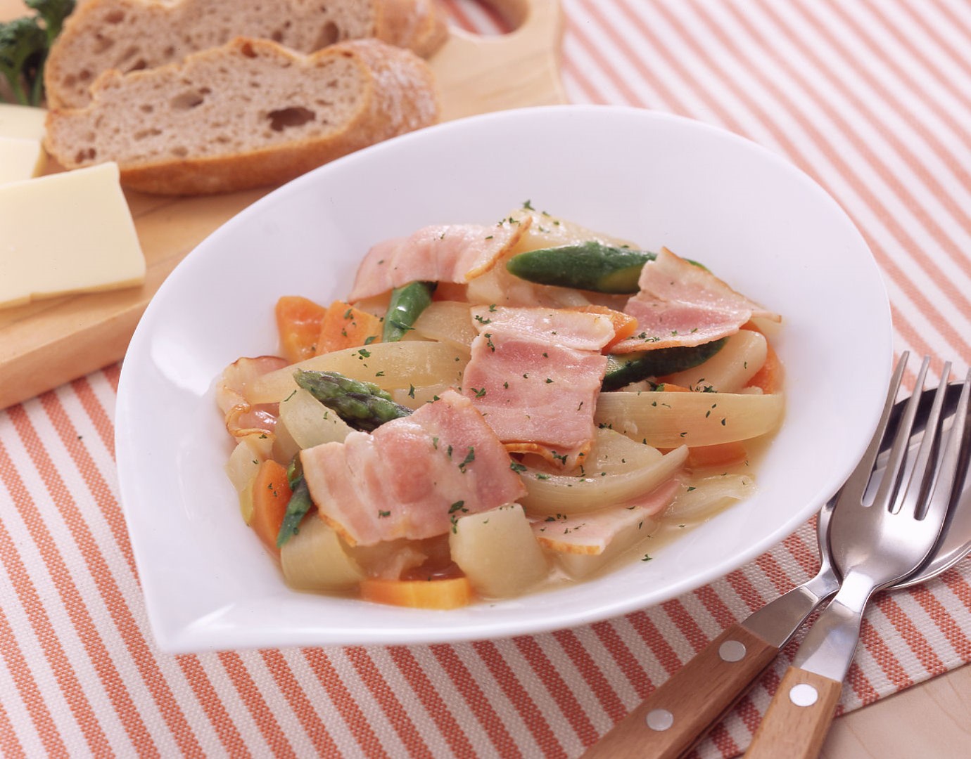ベーコンの温野菜　やさしいスープ仕立て