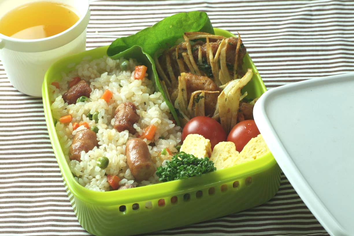 ミックスピラフとチキンのポテト焼き弁当
