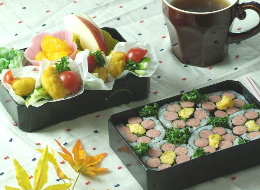 ウインナーの花寿司とチキンナゲット弁当