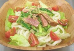 ごまチャーシューのサラダうどん