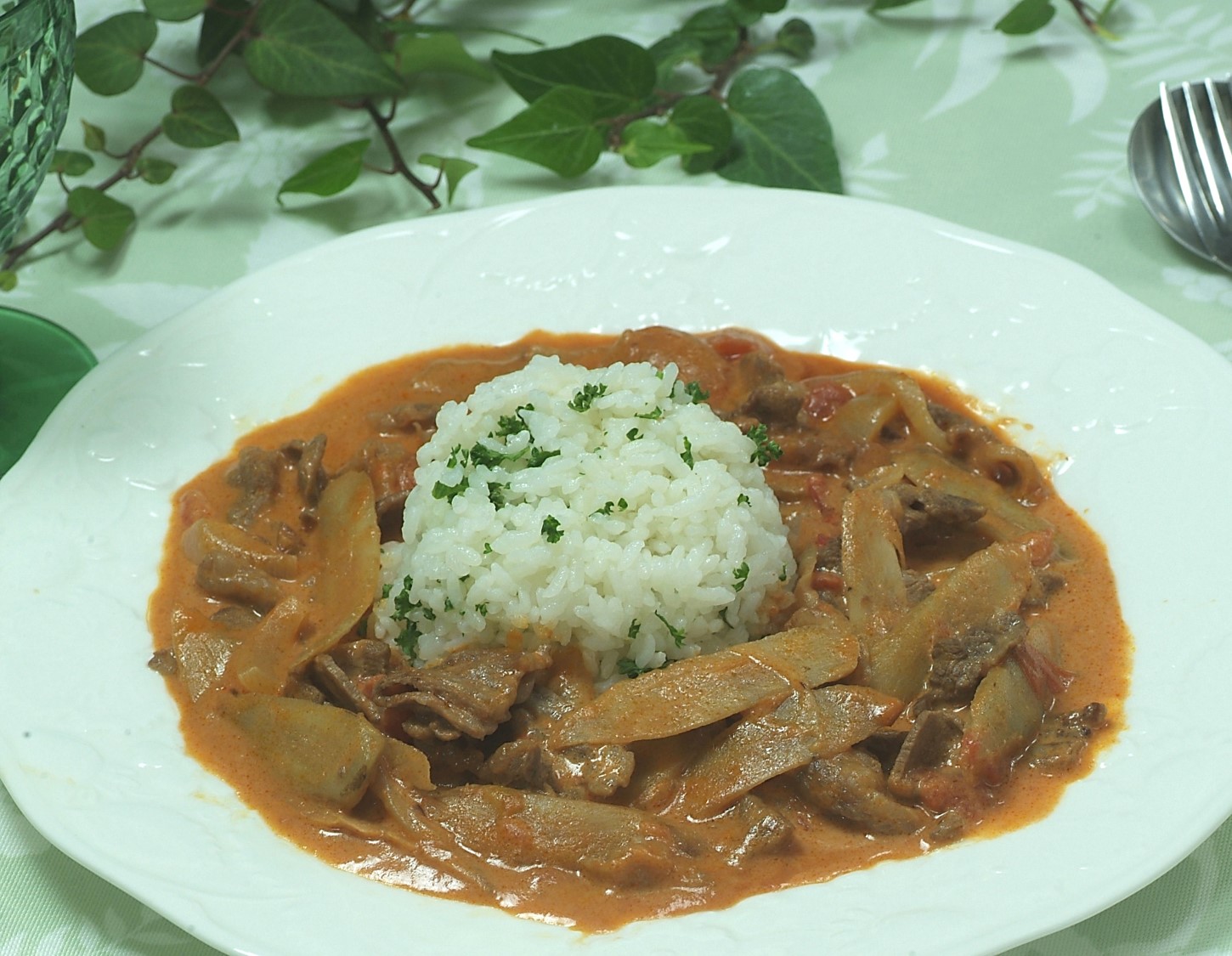 牛肉とごぼうのストロガノフ