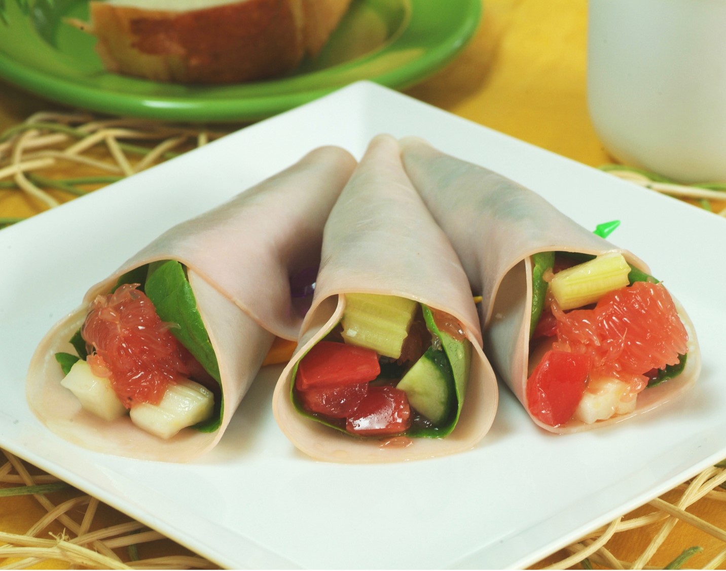 夏野菜とグレープフルーツのロースハム巻き