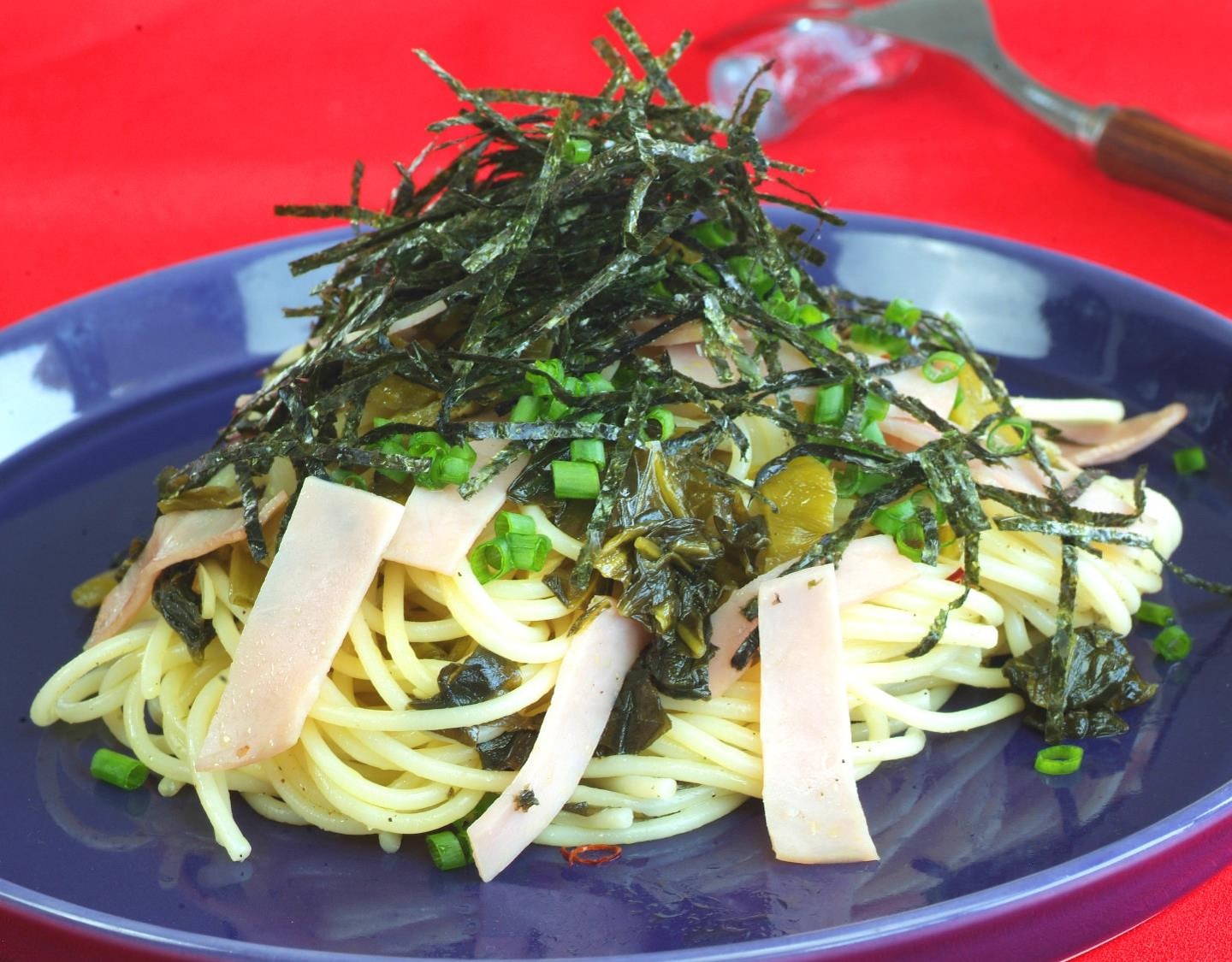 ももハムと高菜のピリ辛和風パスタ