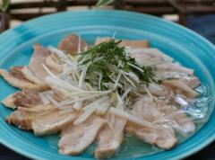 鹿児島黒豚　黒の匠　蒸し豚とろろあん