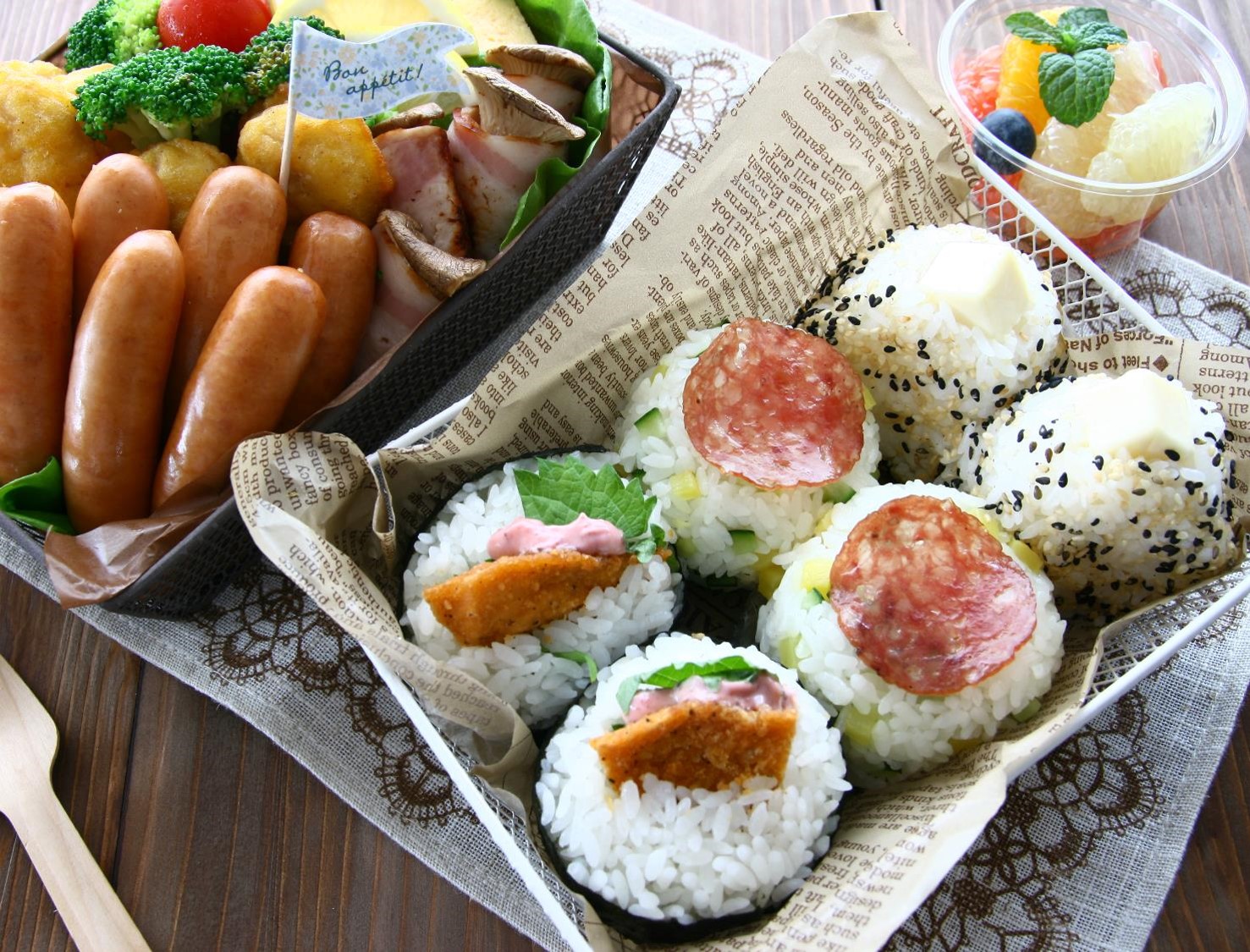 ちょっと変わったおにぎり弁当