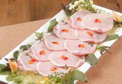 ロースハムの盛り付け