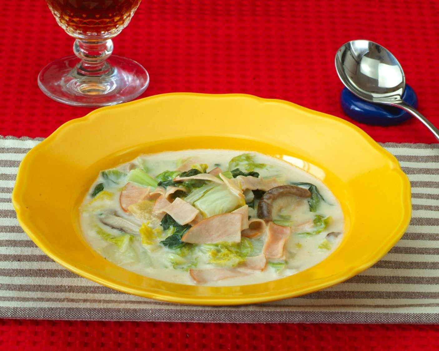 白菜とロースハムの中華風クリーム煮