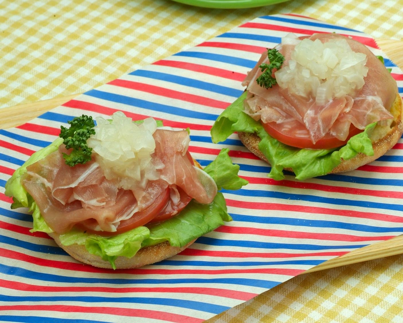 レモン酢玉ねぎの生ハムマフィン